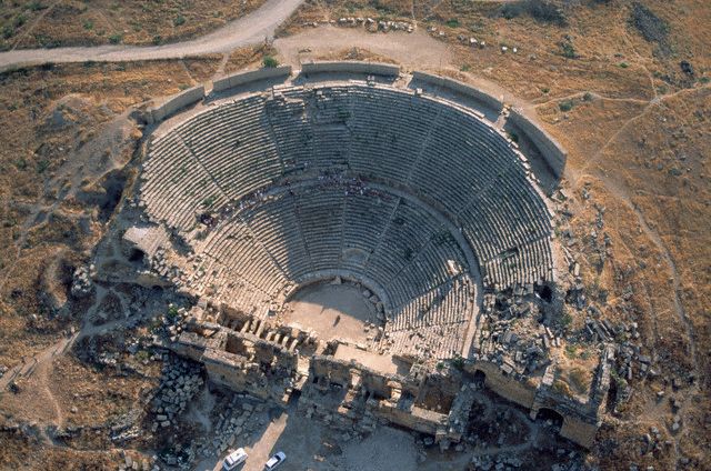 Ruinele Amfiteatrului